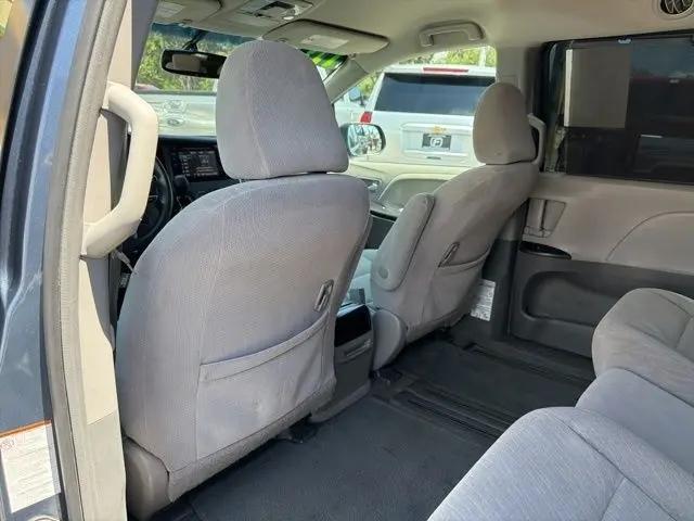 2017 Toyota Sienna LE 8 Passenger