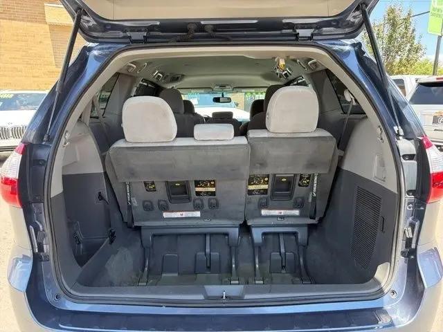 2017 Toyota Sienna LE 8 Passenger