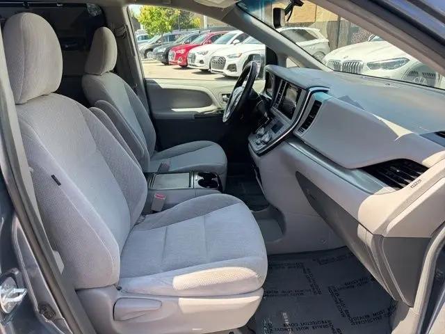 2017 Toyota Sienna LE 8 Passenger