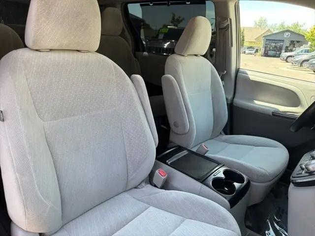 2017 Toyota Sienna LE 8 Passenger