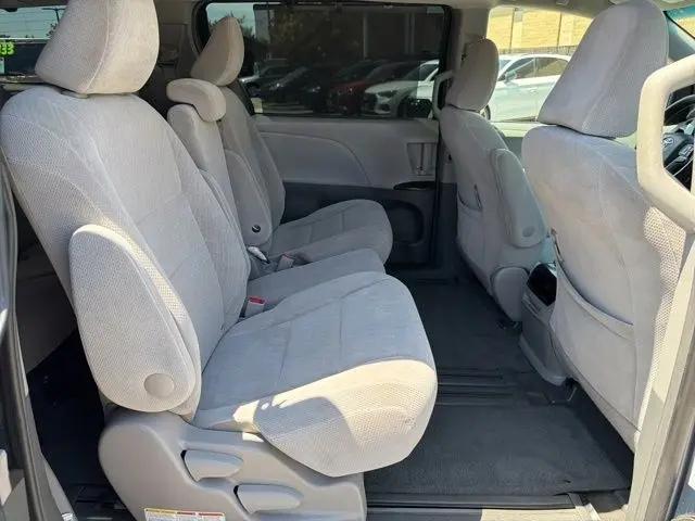 2017 Toyota Sienna LE 8 Passenger