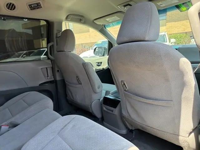 2017 Toyota Sienna LE 8 Passenger