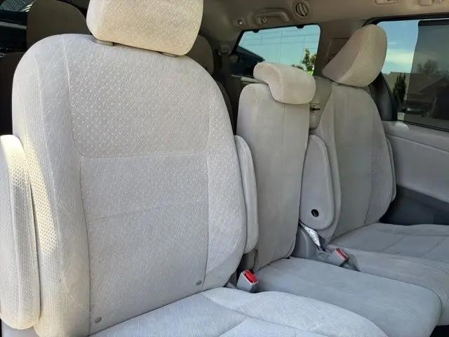 2017 Toyota Sienna LE 8 Passenger