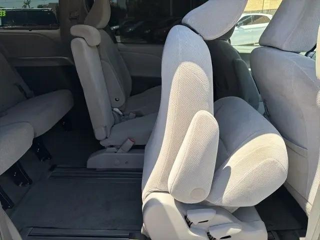 2017 Toyota Sienna LE 8 Passenger
