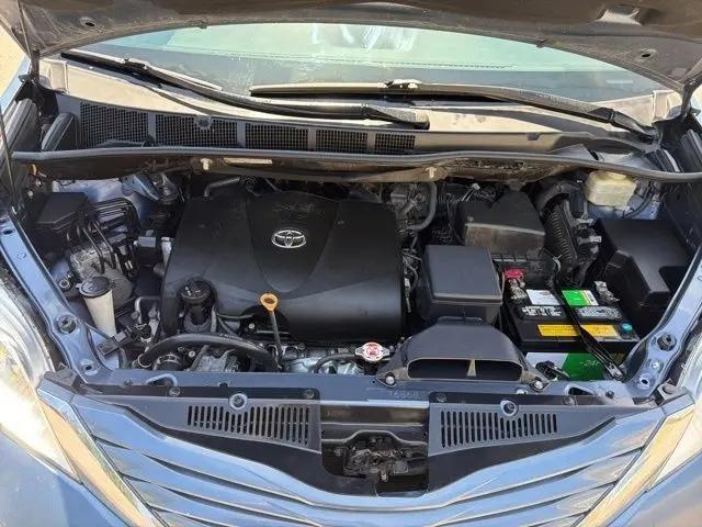 2017 Toyota Sienna LE 8 Passenger