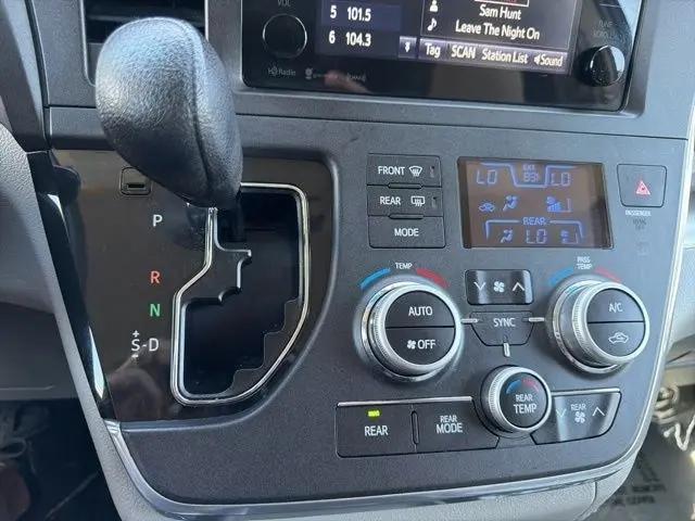 2017 Toyota Sienna LE 8 Passenger