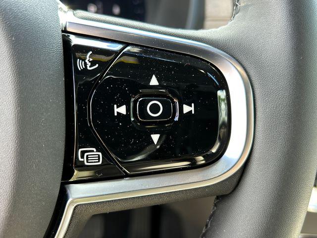 2026 Volvo XC90 Core, B5 AWD Gas (mild hybrid), Gasoline, Bright, 7 Seats