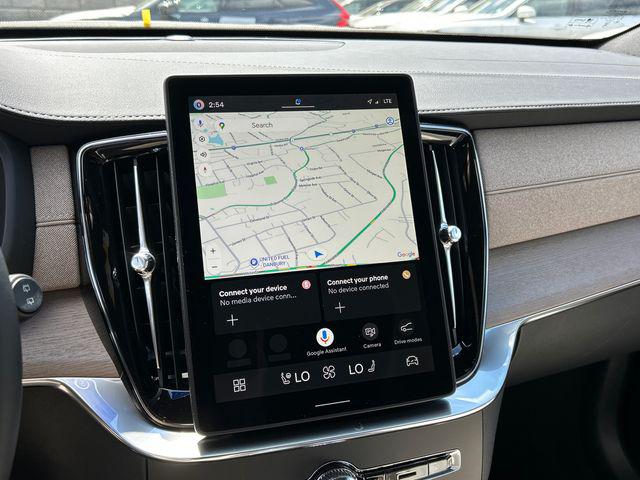 2026 Volvo XC90 Core, B5 AWD Gas (mild hybrid), Gasoline, Bright, 7 Seats