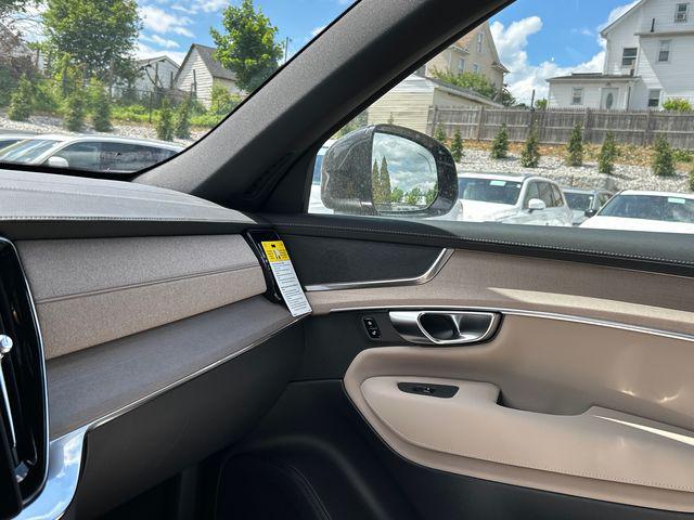 2026 Volvo XC90 Core, B5 AWD Gas (mild hybrid), Gasoline, Bright, 7 Seats