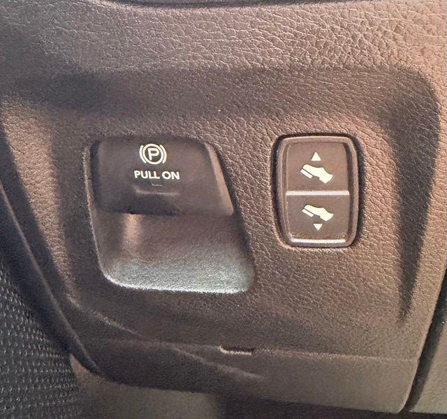 2021 Ram 1500 Big Horn Crew Cab 4x4 5'7" Box
