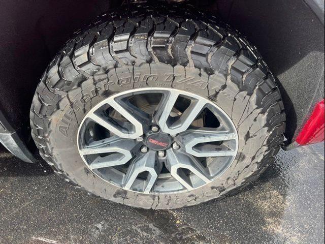 2022 GMC Sierra 1500 Limited 4WD Crew Cab Short Box AT4