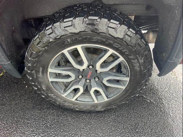 2022 GMC Sierra 1500 Limited 4WD Crew Cab Short Box AT4