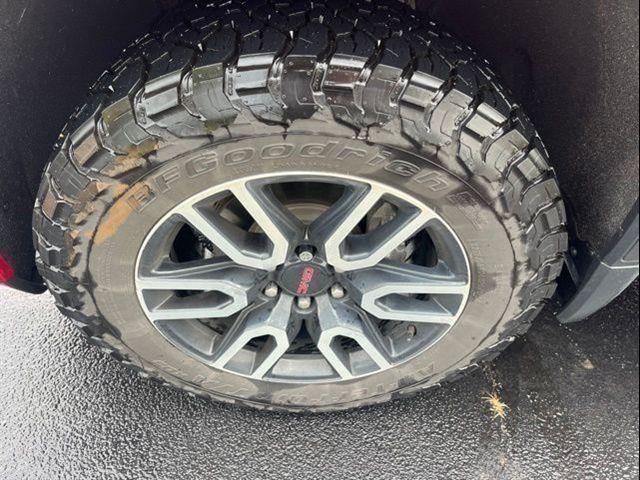 2022 GMC Sierra 1500 Limited 4WD Crew Cab Short Box AT4