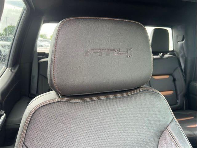 2022 GMC Sierra 1500 Limited 4WD Crew Cab Short Box AT4