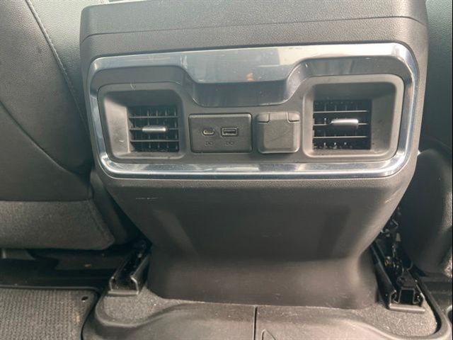 2022 GMC Sierra 1500 Limited 4WD Crew Cab Short Box AT4