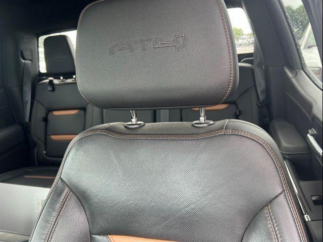 2022 GMC Sierra 1500 Limited 4WD Crew Cab Short Box AT4