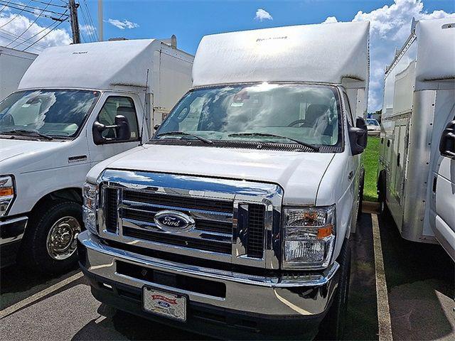 2023 Ford E-350 Cutaway Base