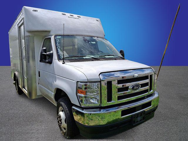 2024 Ford E-450 Cutaway Base