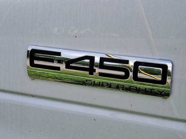 2024 Ford E-450 Cutaway Base