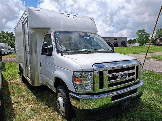 2024 Ford E-450 Cutaway Base