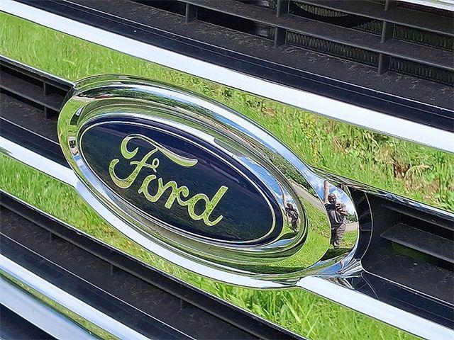 2024 Ford E-450 Cutaway Base