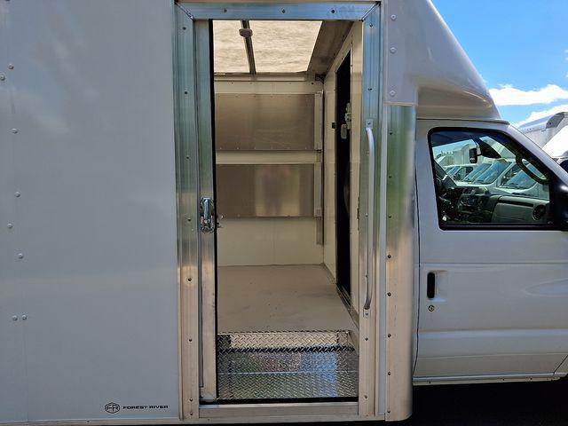 2027 Ford E-Series Cutaway Base