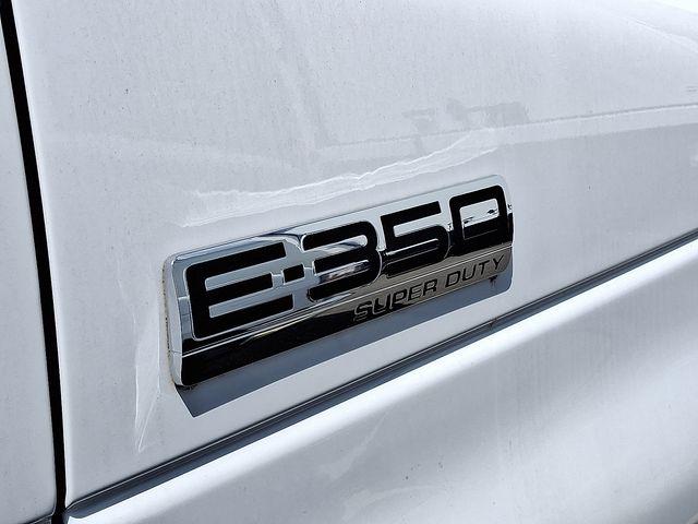 2023 Ford E-350 Cutaway Base
