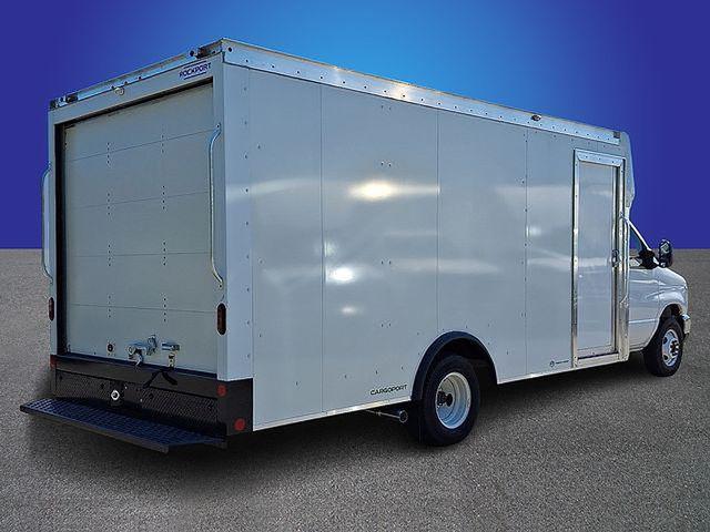 2027 Ford E-Series Cutaway Base