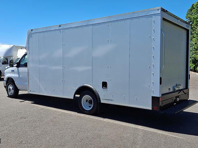 2027 Ford E-Series Cutaway Base