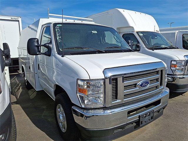 2025 Ford E-350 Cutaway Base