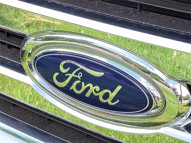 2023 Ford E-350 Cutaway Base