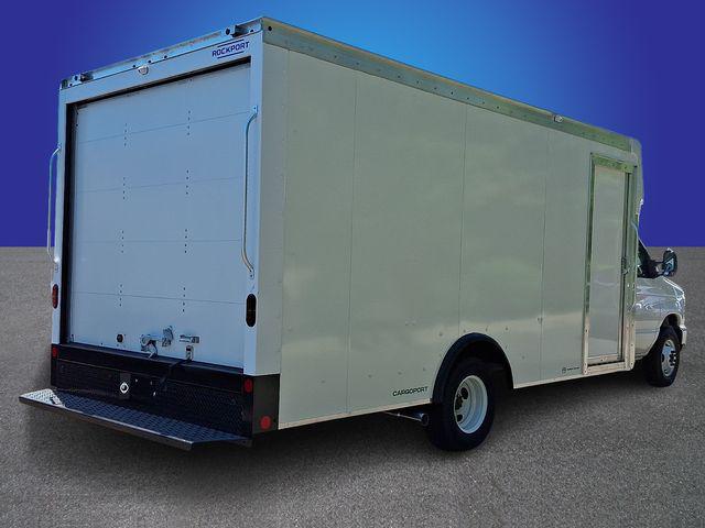 2027 Ford E-Series Cutaway Base