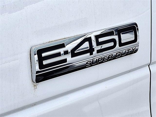 2024 Ford E-450 Cutaway Base