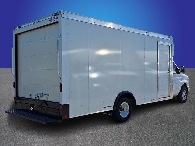 2027 Ford E-Series Cutaway Base