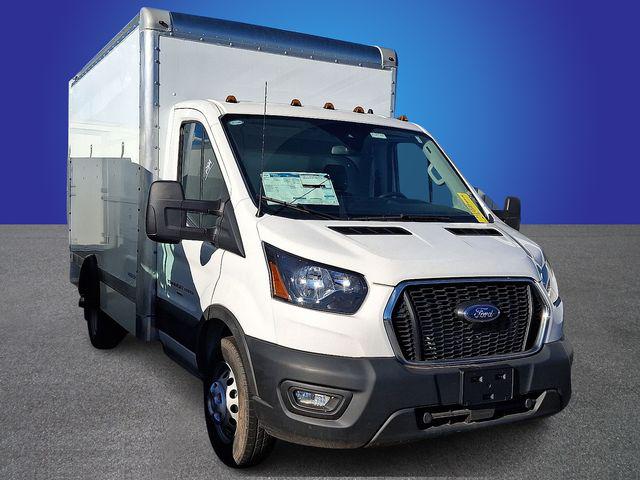 2024 Ford Transit Cutaway Base