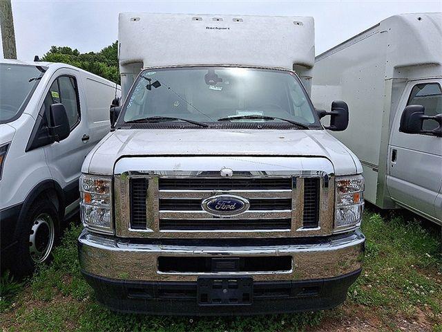 2024 Ford E-350 Cutaway Base