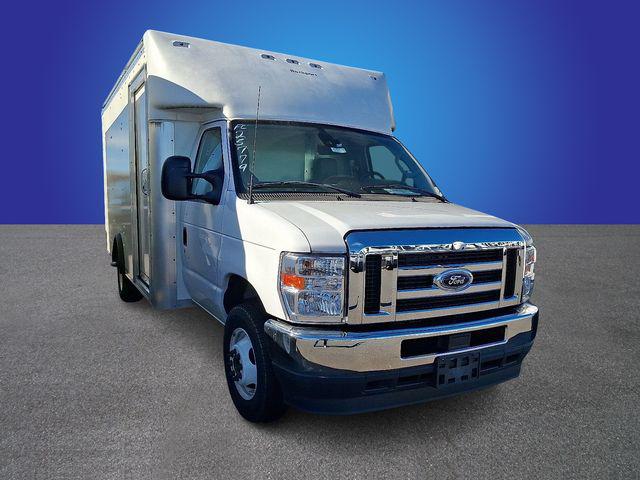 2024 Ford E-450 Cutaway Base
