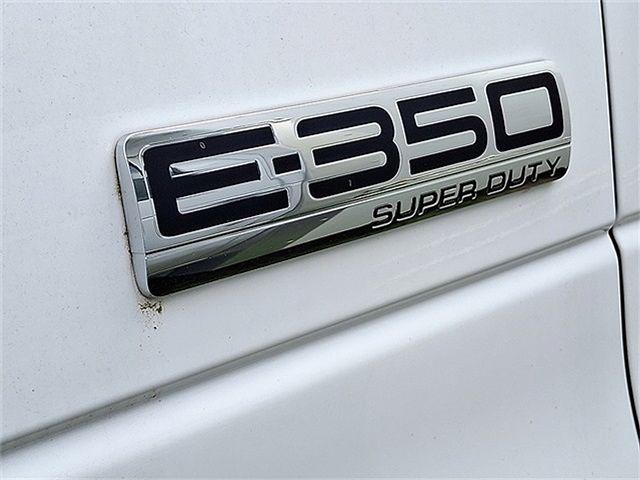 2023 Ford E-350 Cutaway Base