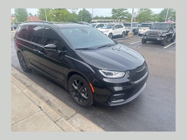 2023 Chrysler Pacifica Touring L for sale in Bloomfield Hills, MI