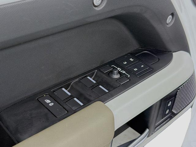 2024 Land Rover Defender 110 P300