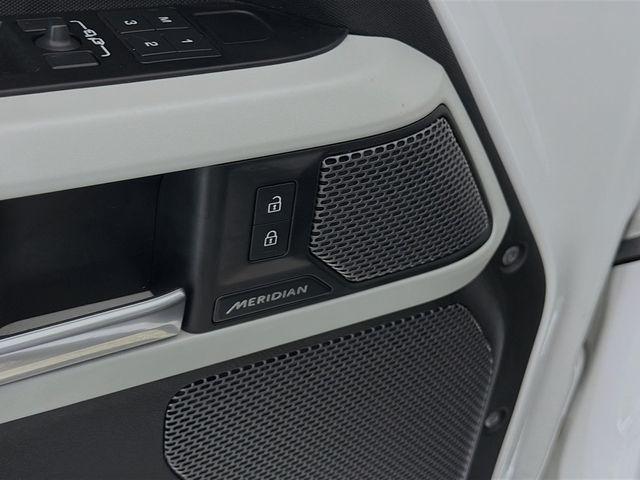 2024 Land Rover Defender 110 P300