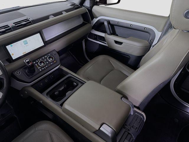 2024 Land Rover Defender 110 P300