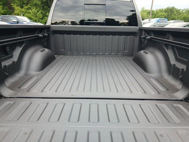 2026 Ram 1500 Express Crew Cab 4x4 57 Box