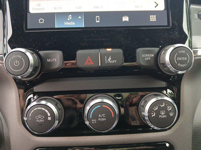 2026 Ram 1500 Express Crew Cab 4x4 57 Box