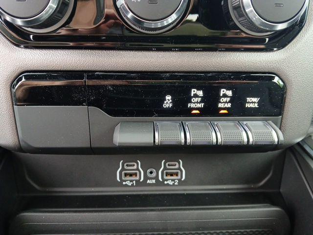 2026 Ram 1500 Express Crew Cab 4x4 57 Box