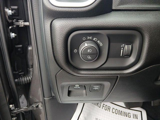 2026 Ram 1500 Express Crew Cab 4x4 57 Box