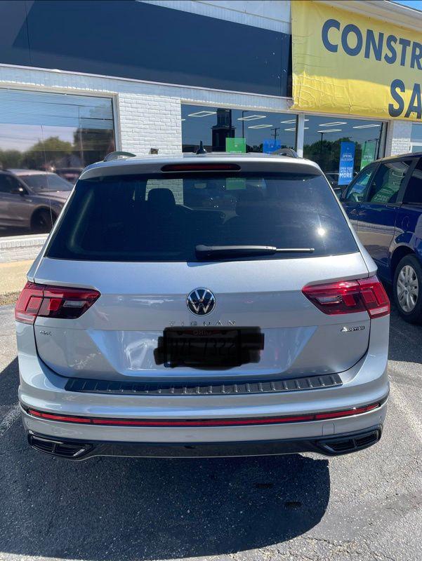 2024 Volkswagen Tiguan 2.0T SE R-Line Black