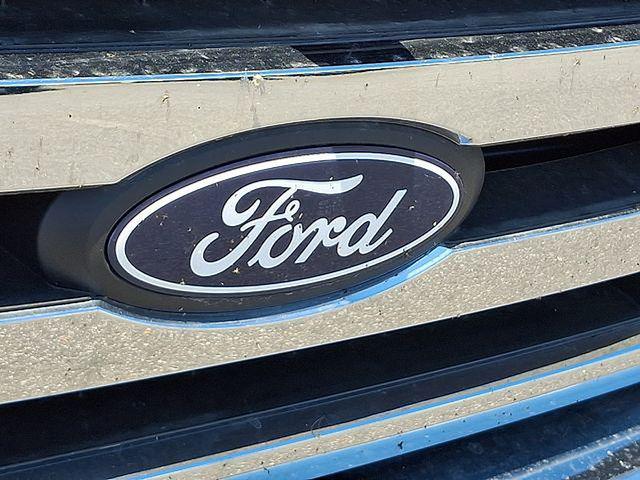2027 Ford E-Series Cutaway Base