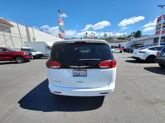 2022 Chrysler Voyager LX