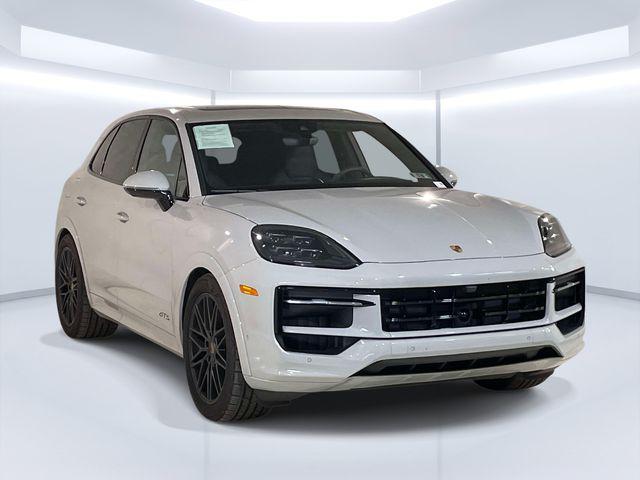 2025 Porsche Cayenne GTS